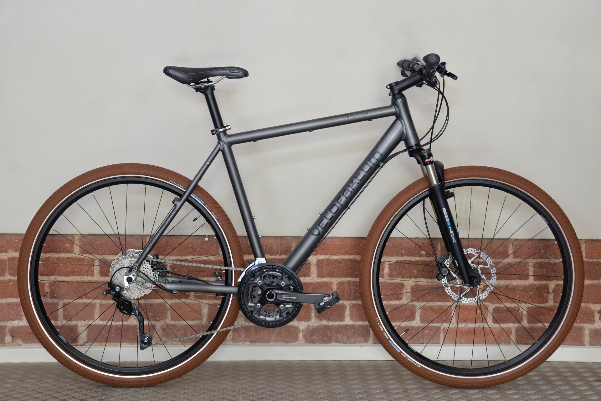 crossrad gravel bike Crossrad Velofaktum Vinci Lite mit Shimano Deore und Scheibenbremsen